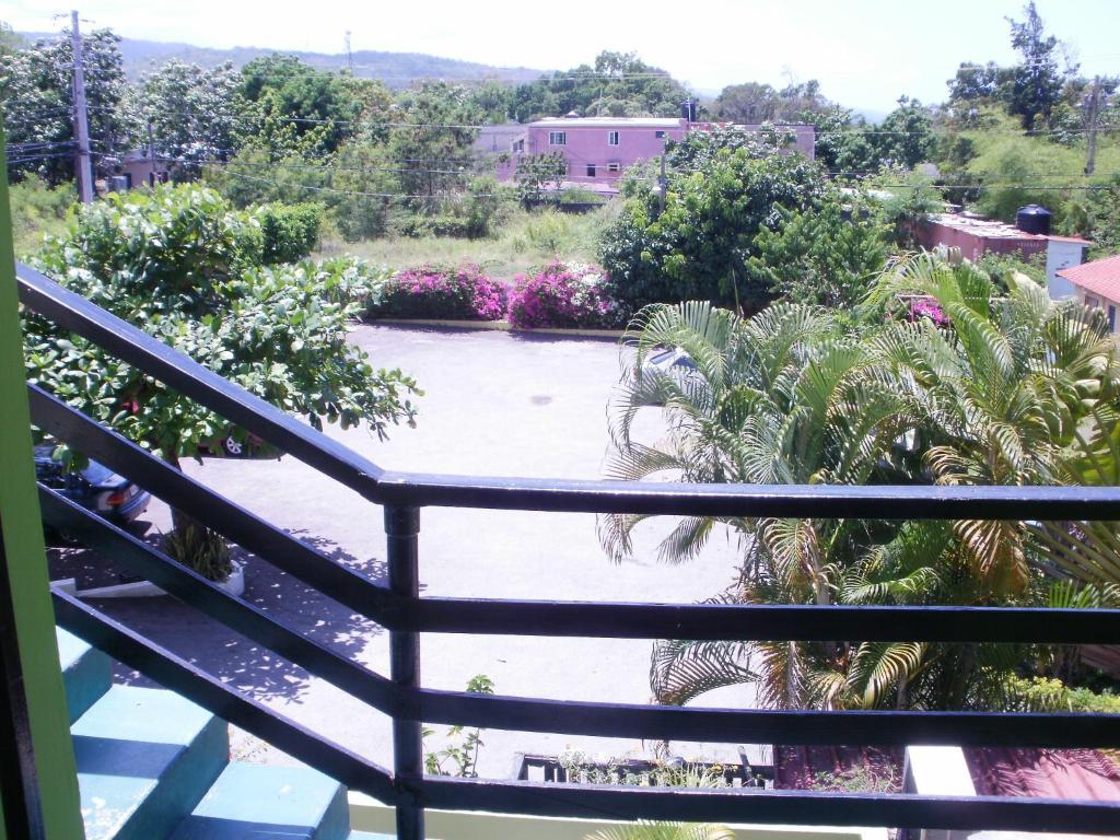 Pineapple Court Hotel Ocho Rios Bagian luar foto